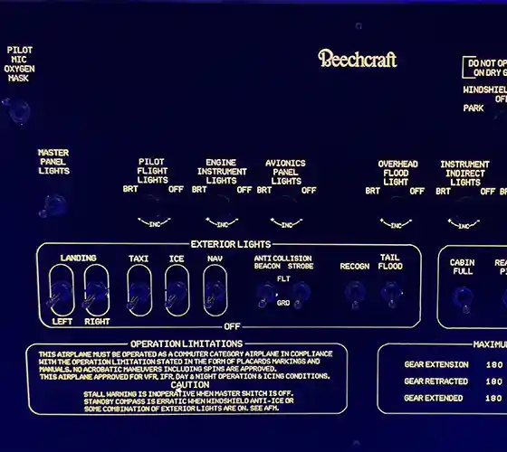 Overhead panel simulador B200 BCN Sim Center Barcelona